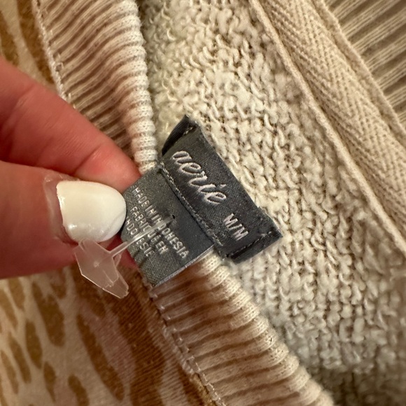 Aerie size M sweater. New without tags. - Picture 2 of 2